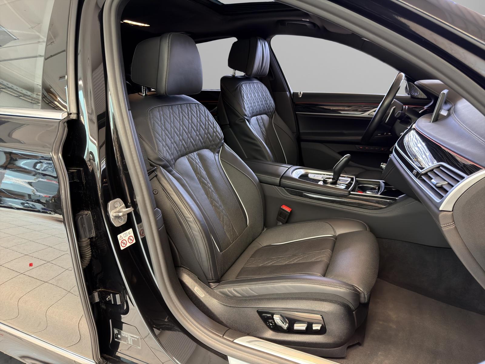 BMW 750i xDrive M-SportPaket-image-14