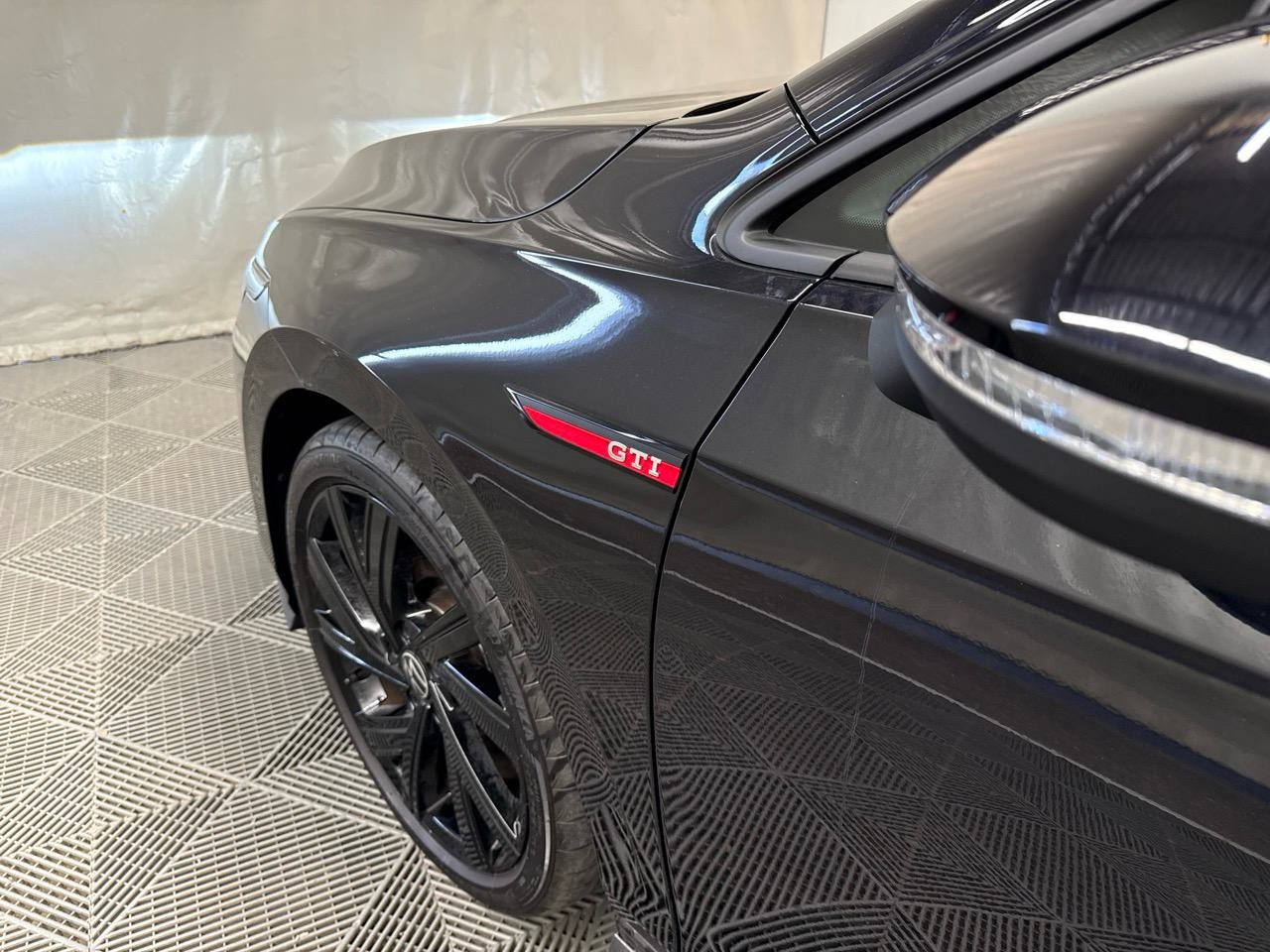 VW Golf 2.0 TSI GTI Black Style Edition-image-14