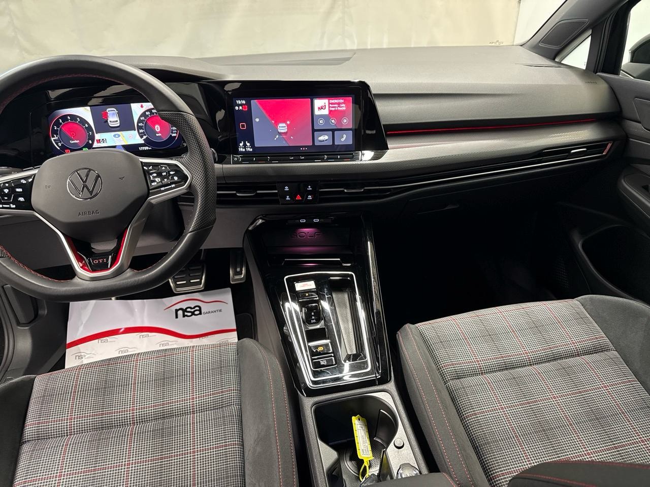 VW Golf 2.0 TSI GTI Black Style Edition-image-4