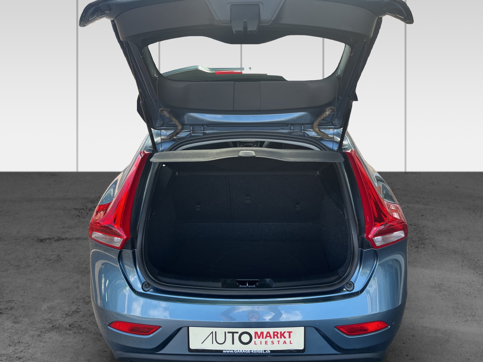 VOLVO V40 D3 Summum Geartronic-image-11
