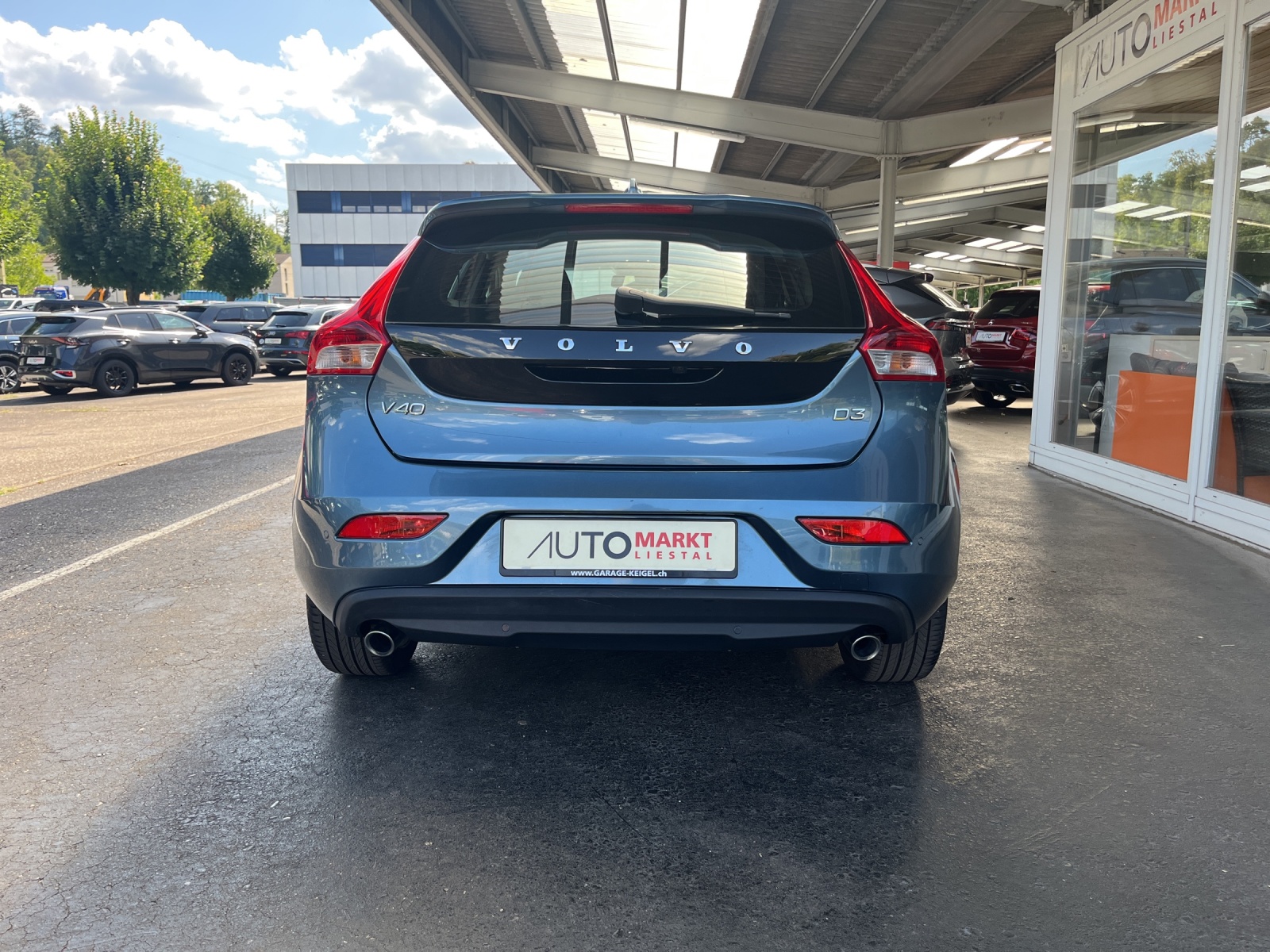 VOLVO V40 D3 Summum Geartronic-image-3