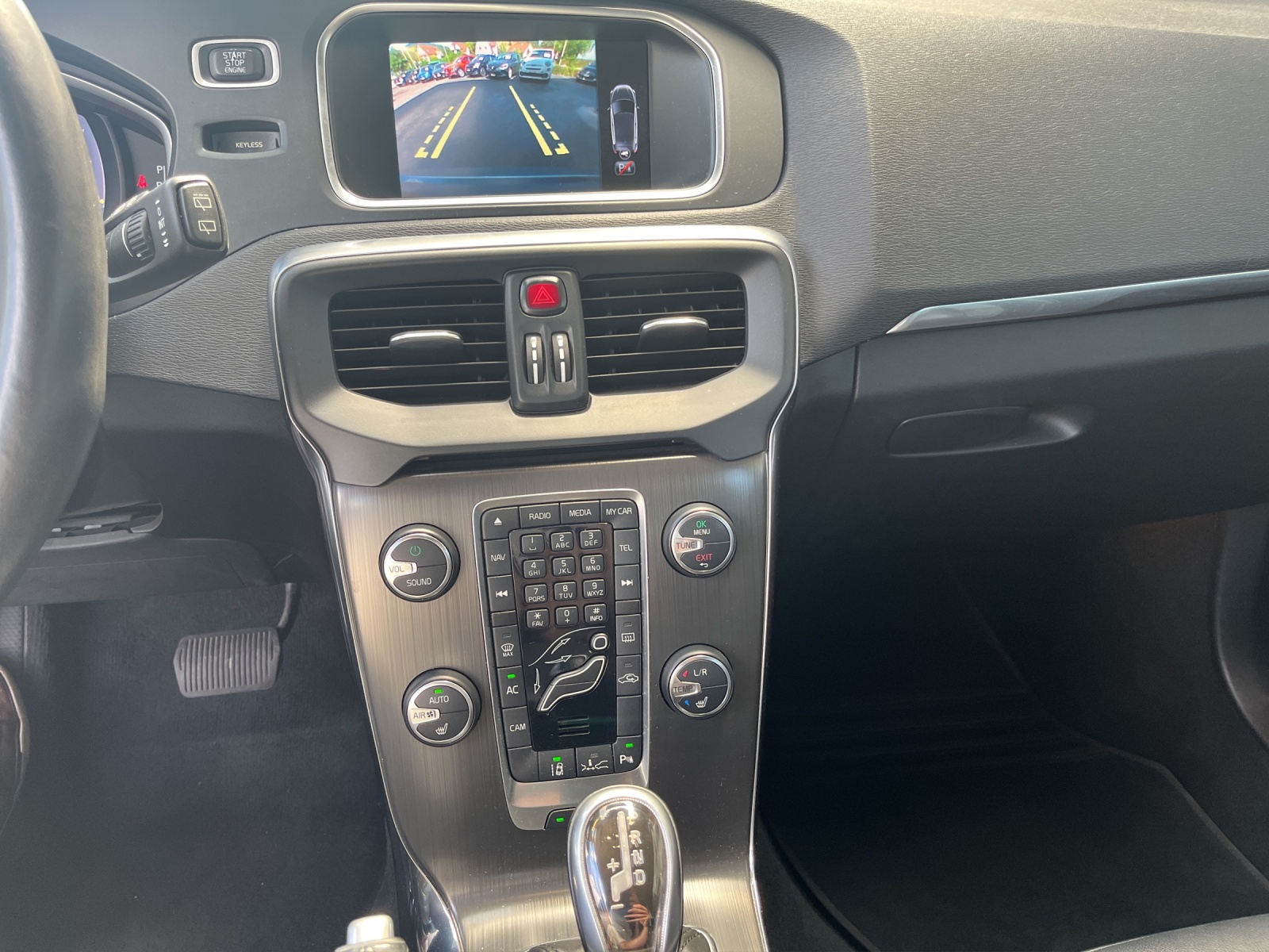 VOLVO V40 D3 Summum Geartronic-image-10
