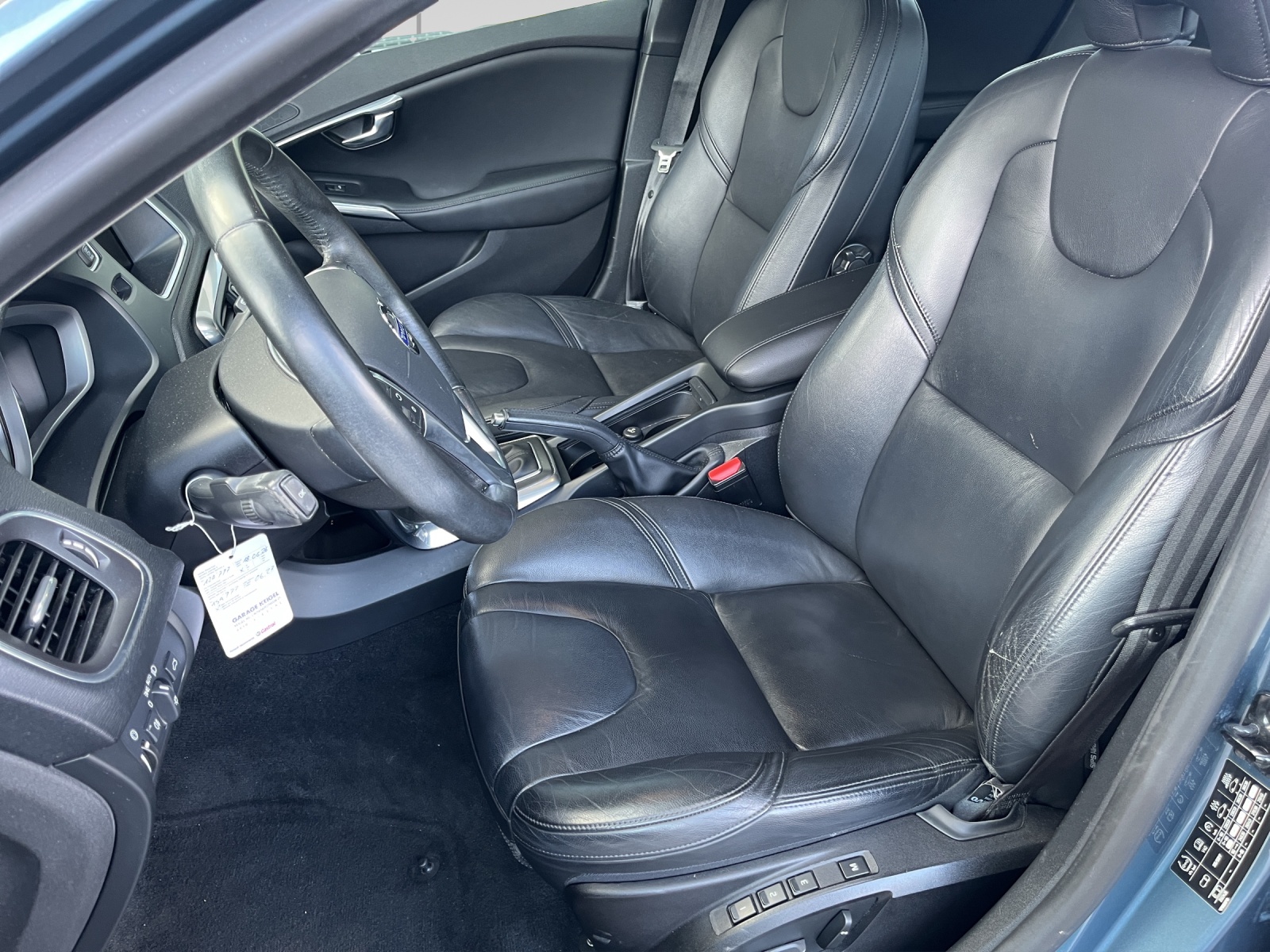 VOLVO V40 D3 Summum Geartronic-image-6