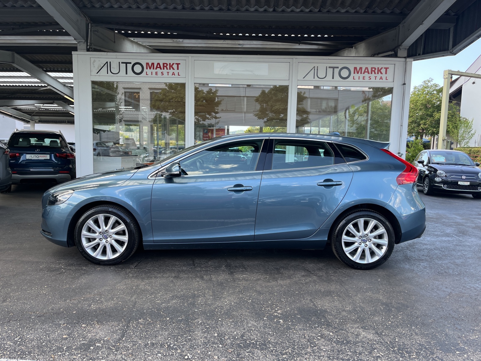 VOLVO V40 D3 Summum Geartronic-image-1