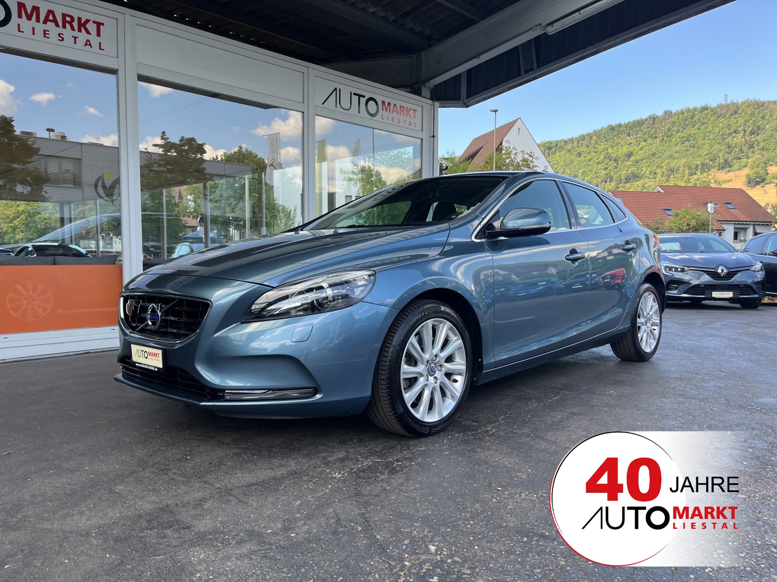 VOLVO V40 D3 Summum Geartronic-image-0