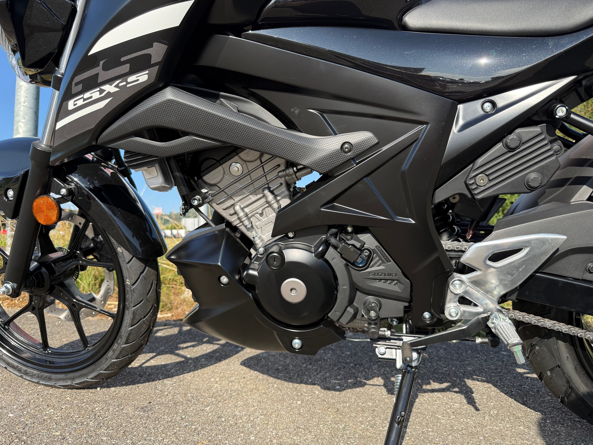 SUZUKI GSX-S 125-showroom-element-3