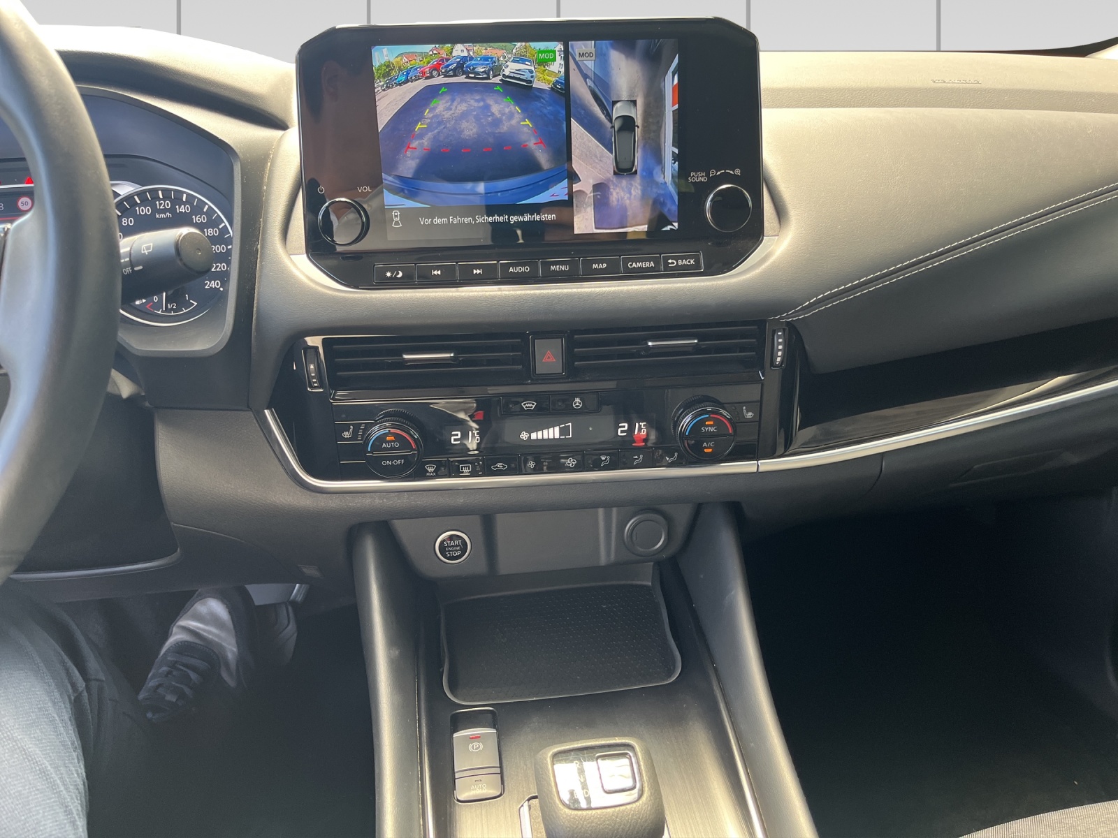 NISSAN Qashqai 1.3 DIG-T MHEV N-Connecta Xtronic-image-10