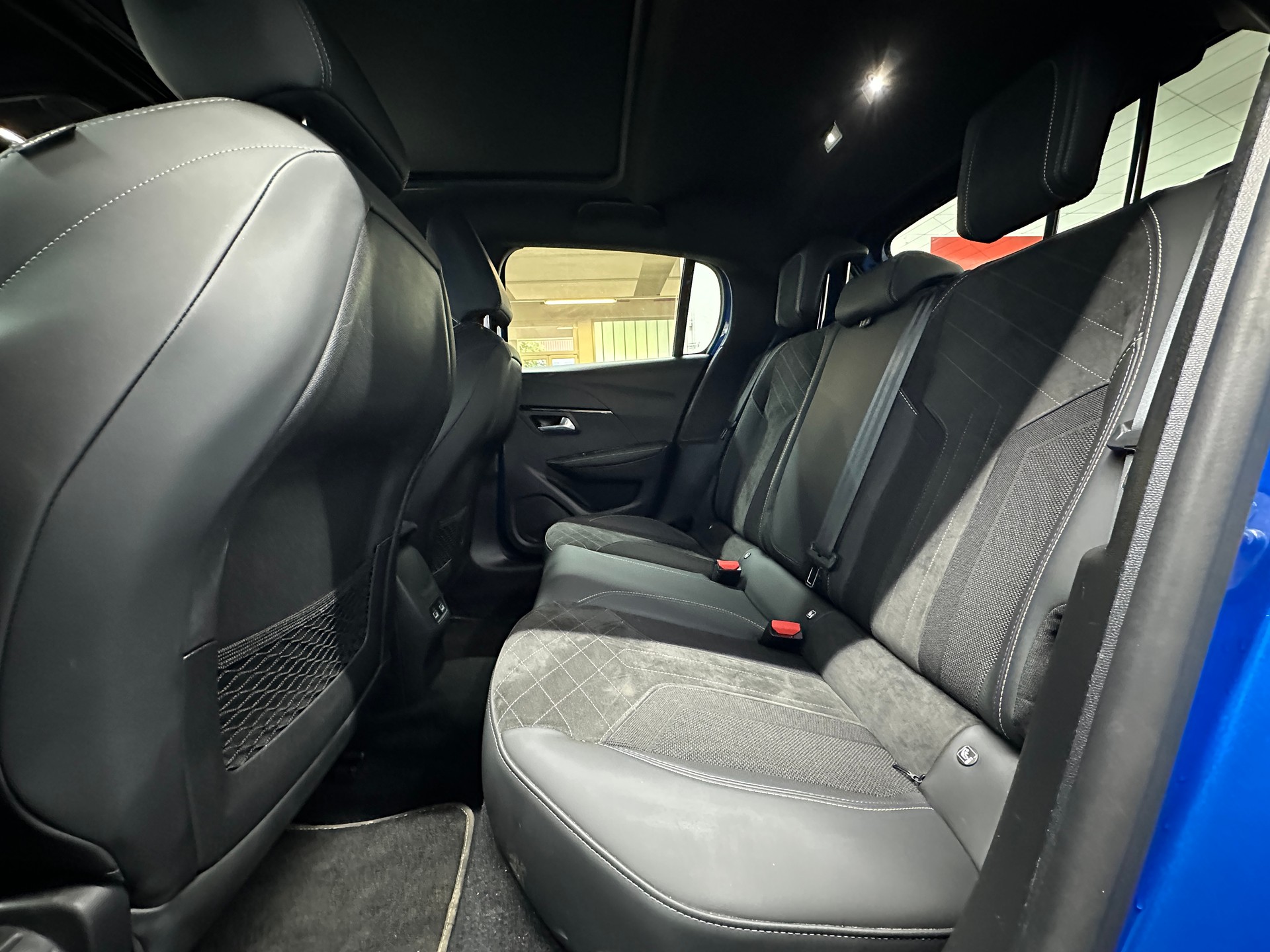 PEUGEOT 208 Elektrik GT Pack-image-8