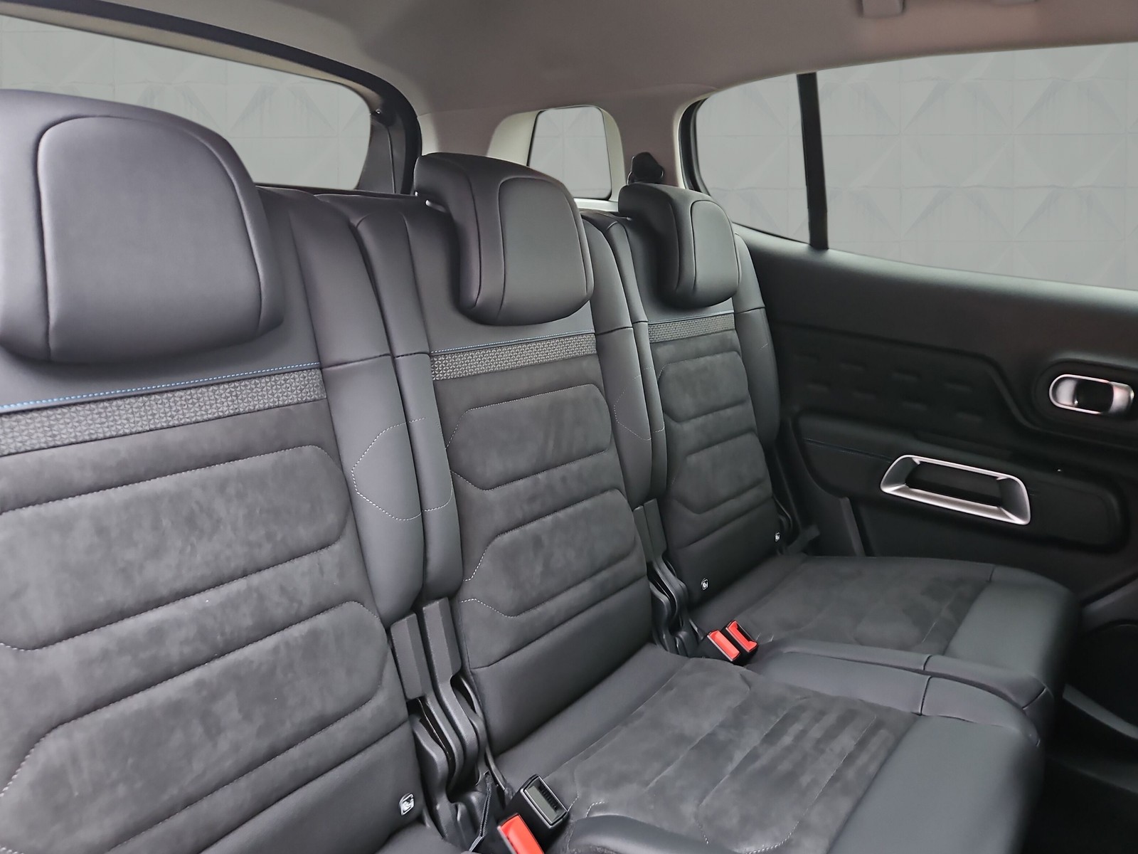 CITROEN C5 Aircross HEV Shine-image-11