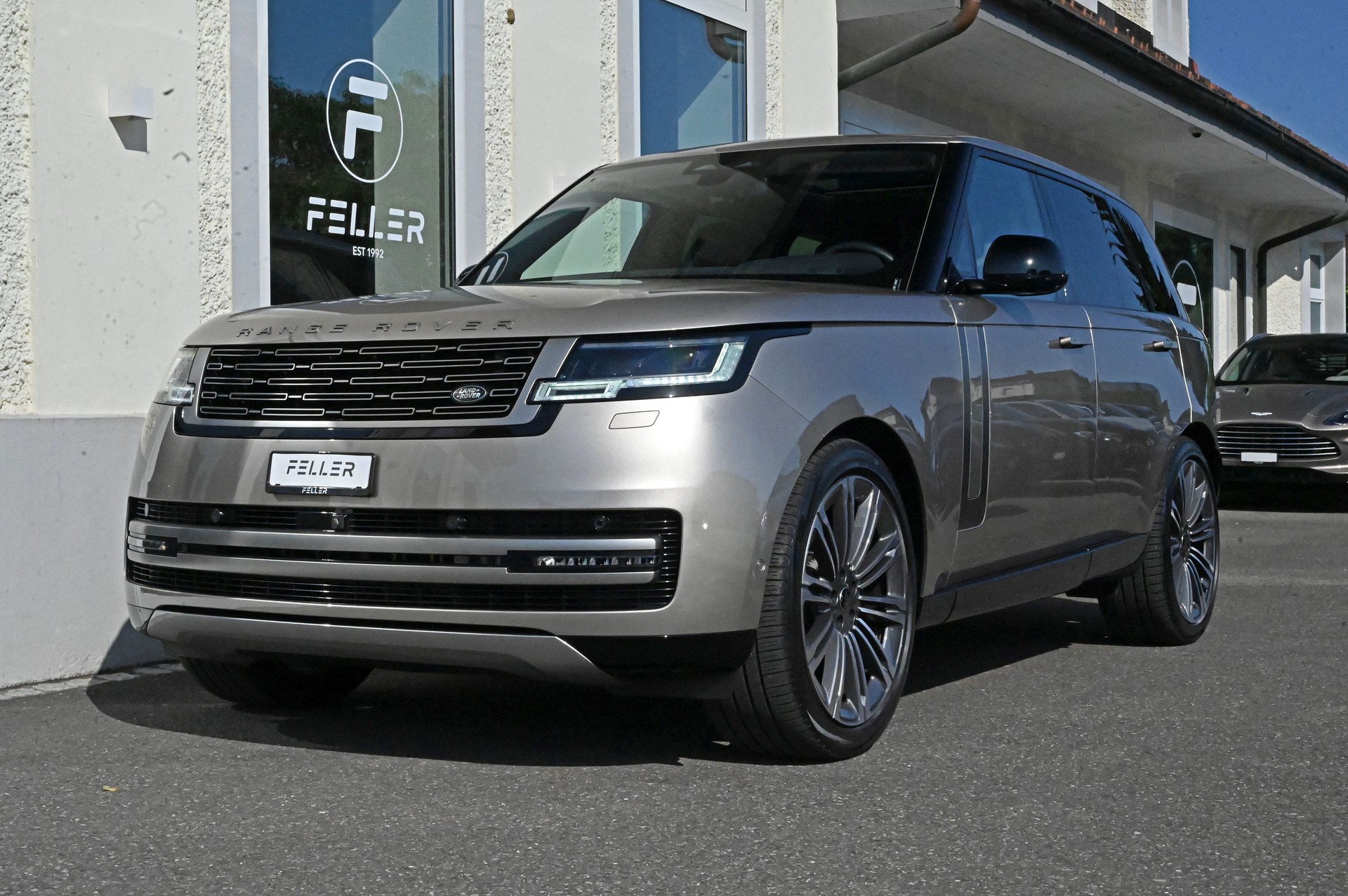 LAND ROVER Range Rover D350 3.0D I6 MHEV HSE Automatic-image-1