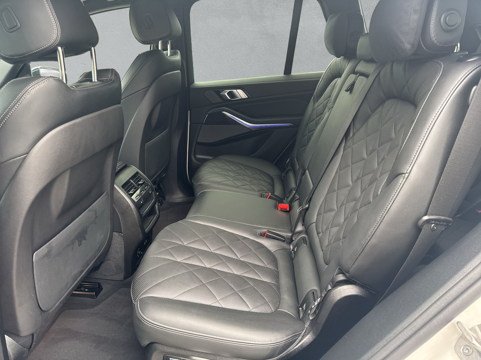 BMW X5 30d M Sport xDrive (CH) AHK 3.5T ** 7 Places **-image-11