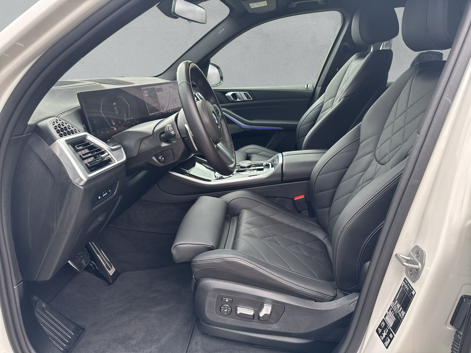 BMW X5 30d M Sport xDrive (CH) AHK 3.5T ** 7 Places **-image-10