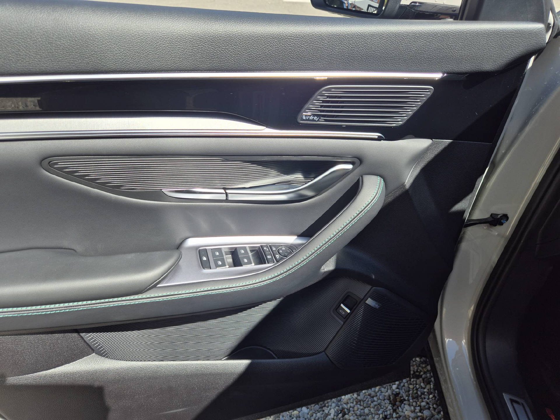 BYD Seal U DM-i Comfort PHEV-image-13