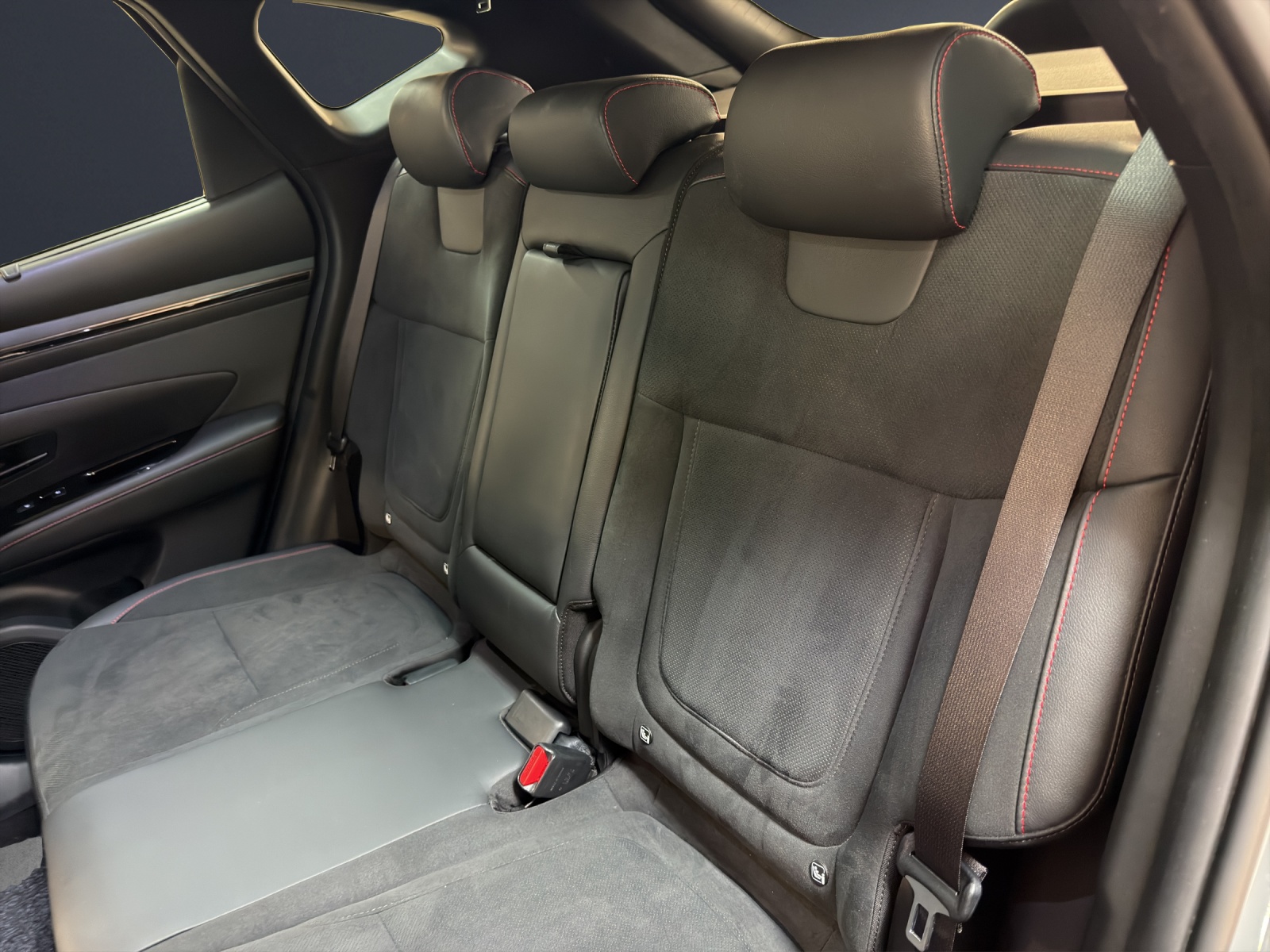 HYUNDAI Tucson 1.6HEV NLi LUX 4WD-image-16