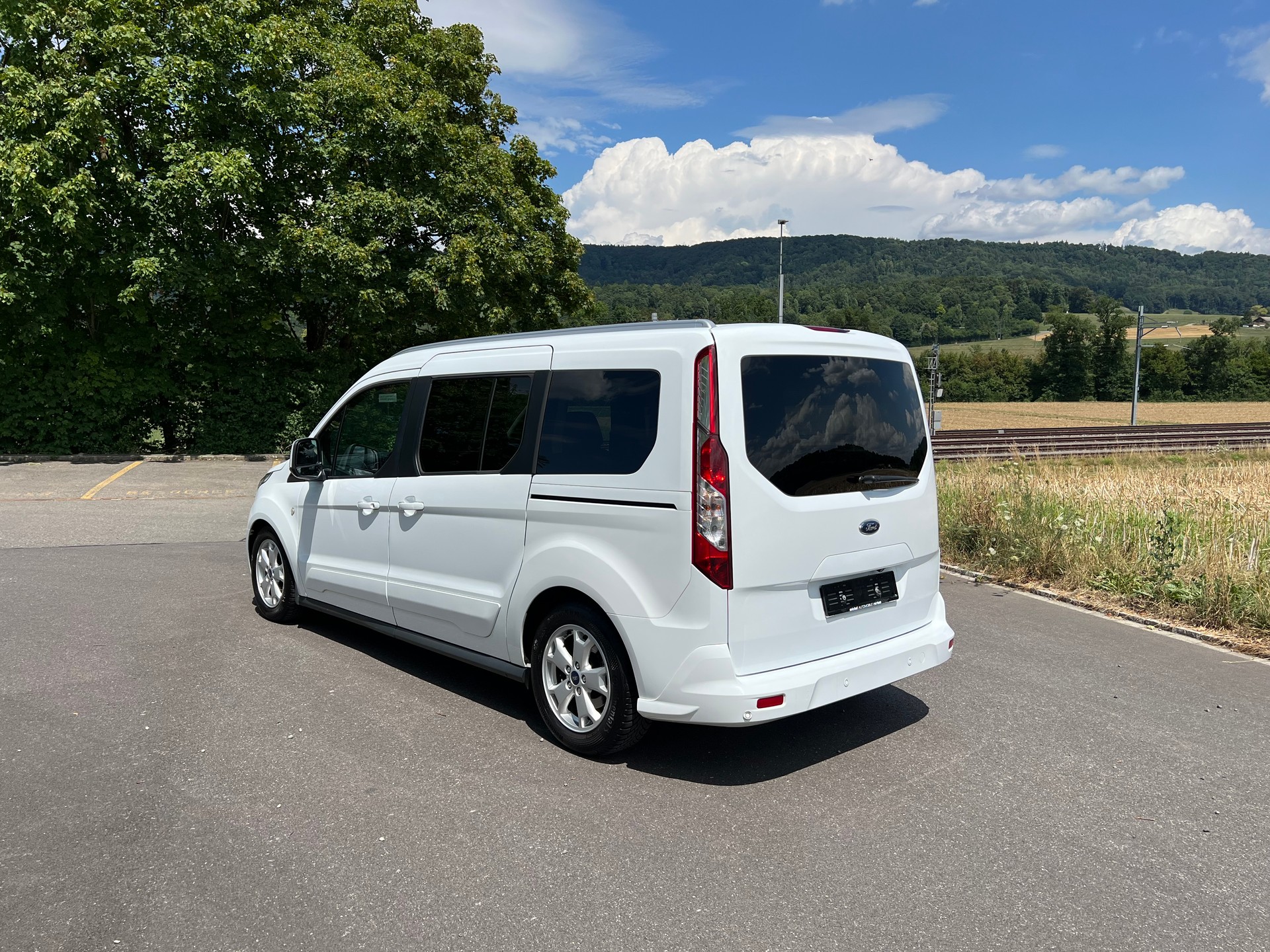 FORD Grand Tourneo Connect 1.5 TDCi Titanium Powershift-image-3