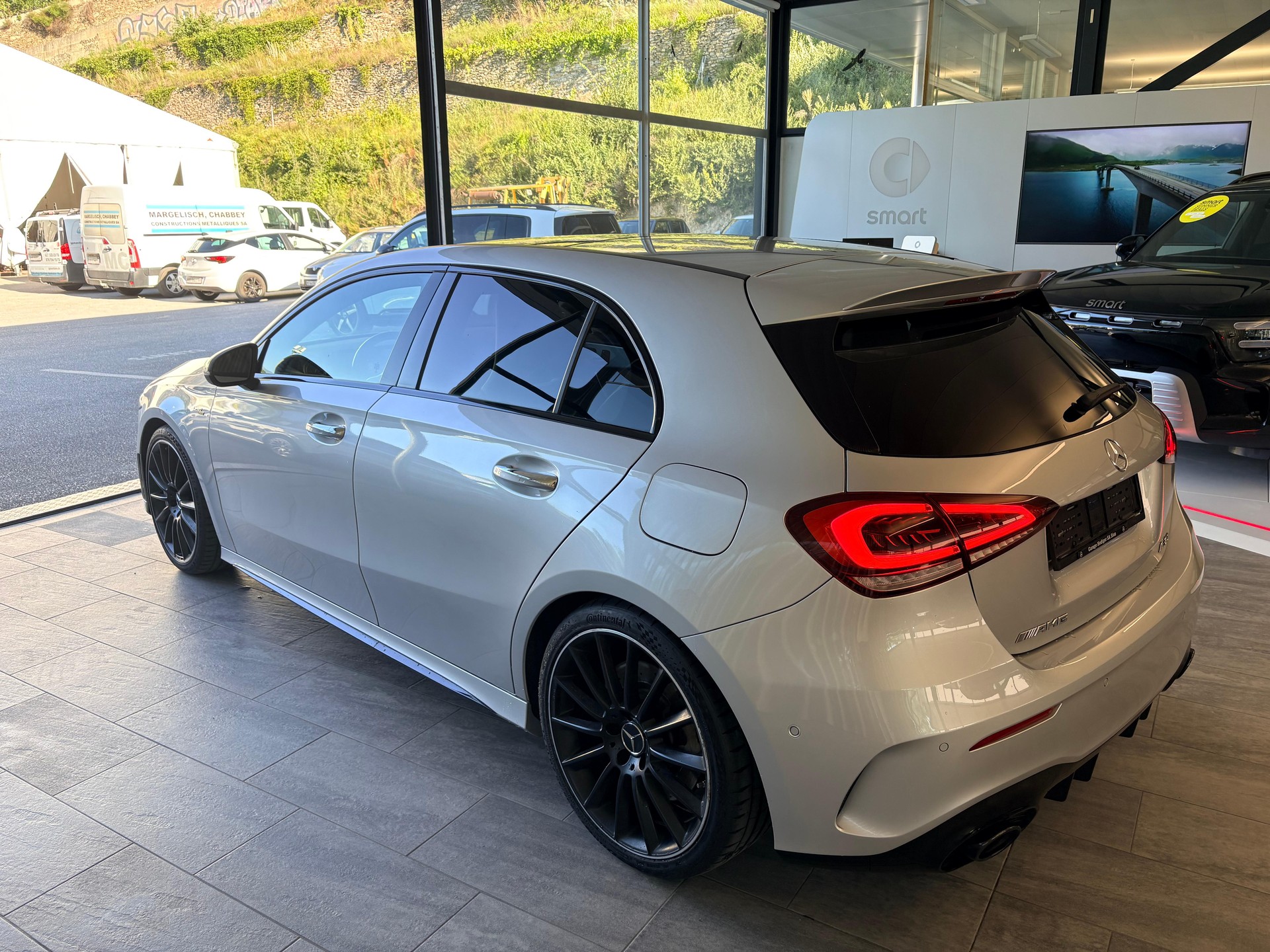 MERCEDES-BENZ A 35 AMG 4matic-image-4