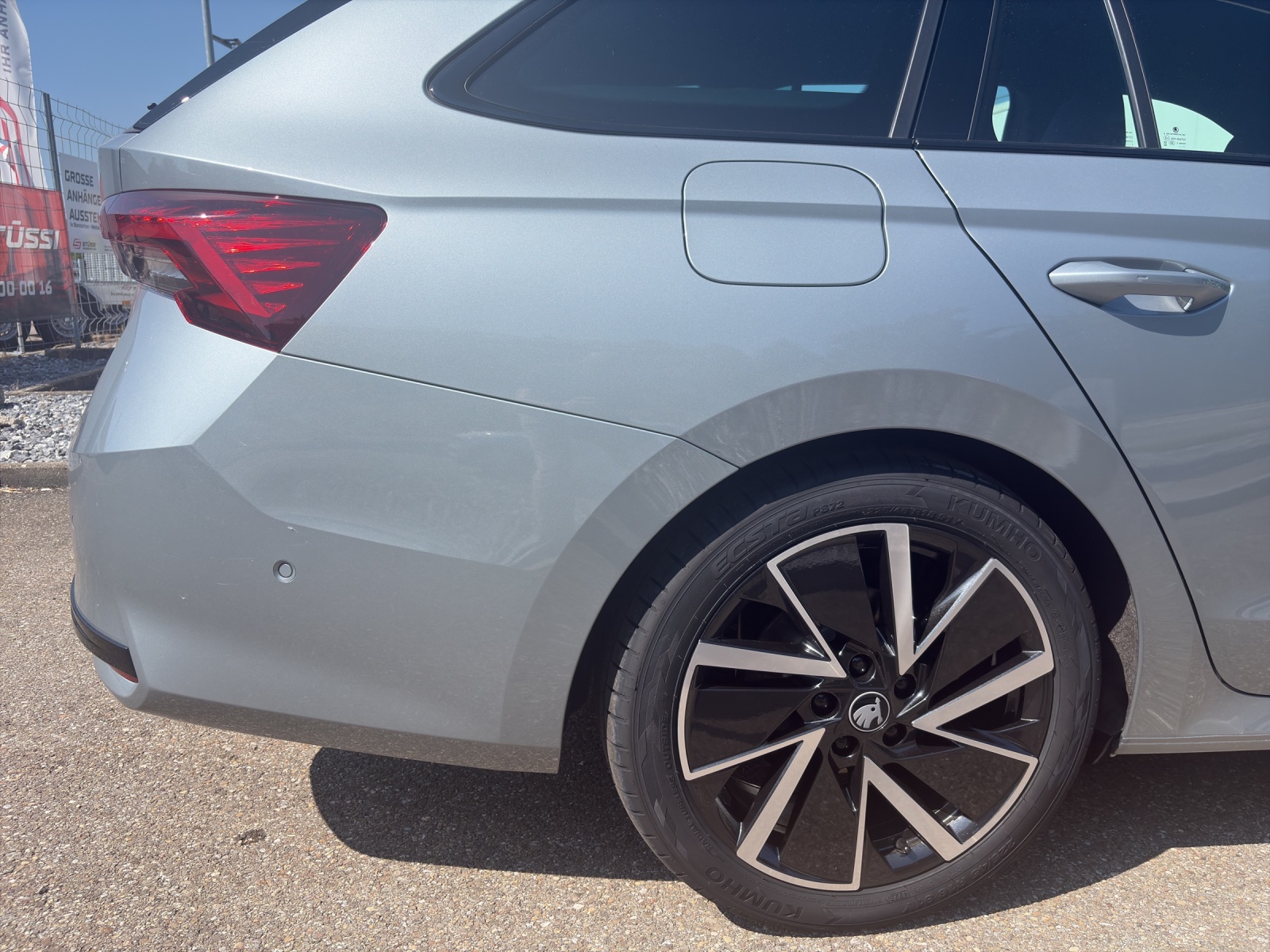 SKODA Octavia Combi 2.0 TSI SportLine 4x4 DSG-image-15