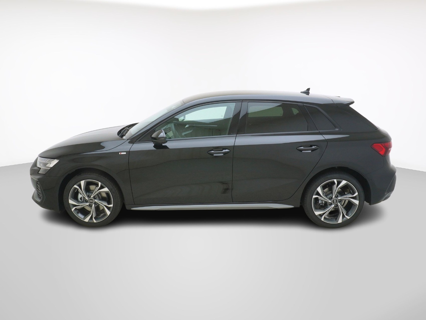 AUDI A3 Sportback 2.0 40 TFSI S Line quattro S-Tronic-image-1