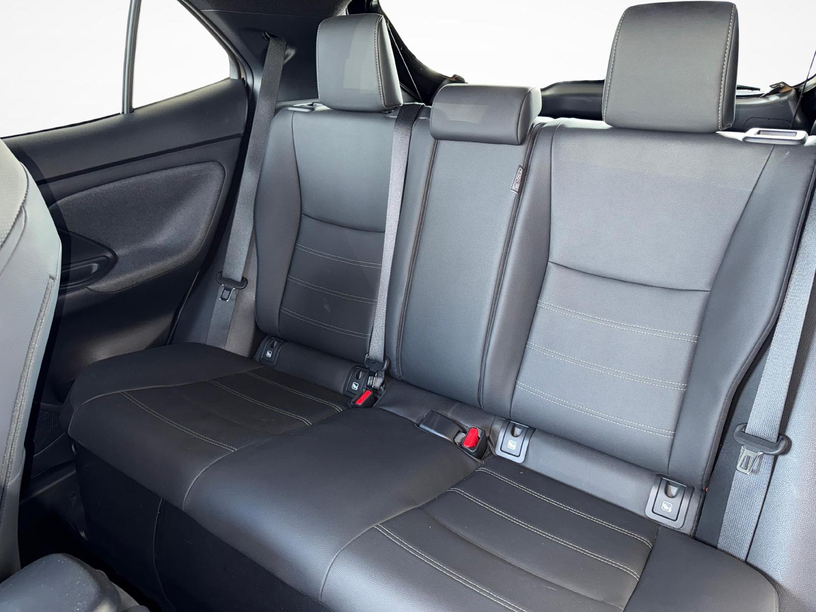 TOYOTA Yaris Cross 1.5 VVT-i HSD Premiere Edition AWD-i-image-10