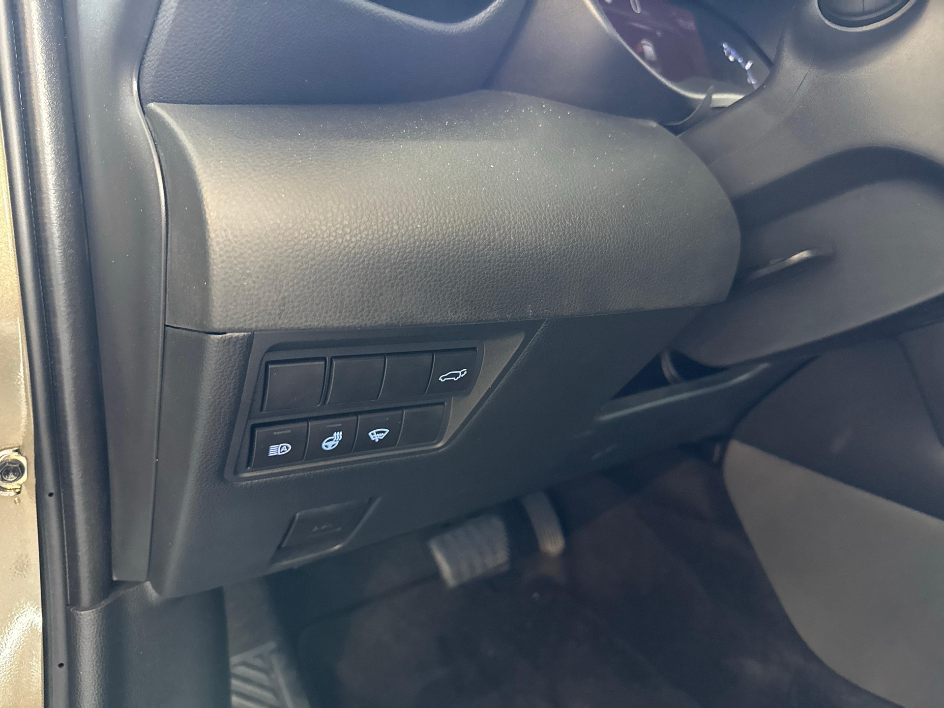 TOYOTA Yaris Cross 1.5 VVT-i HSD Premiere Edition AWD-i-image-16