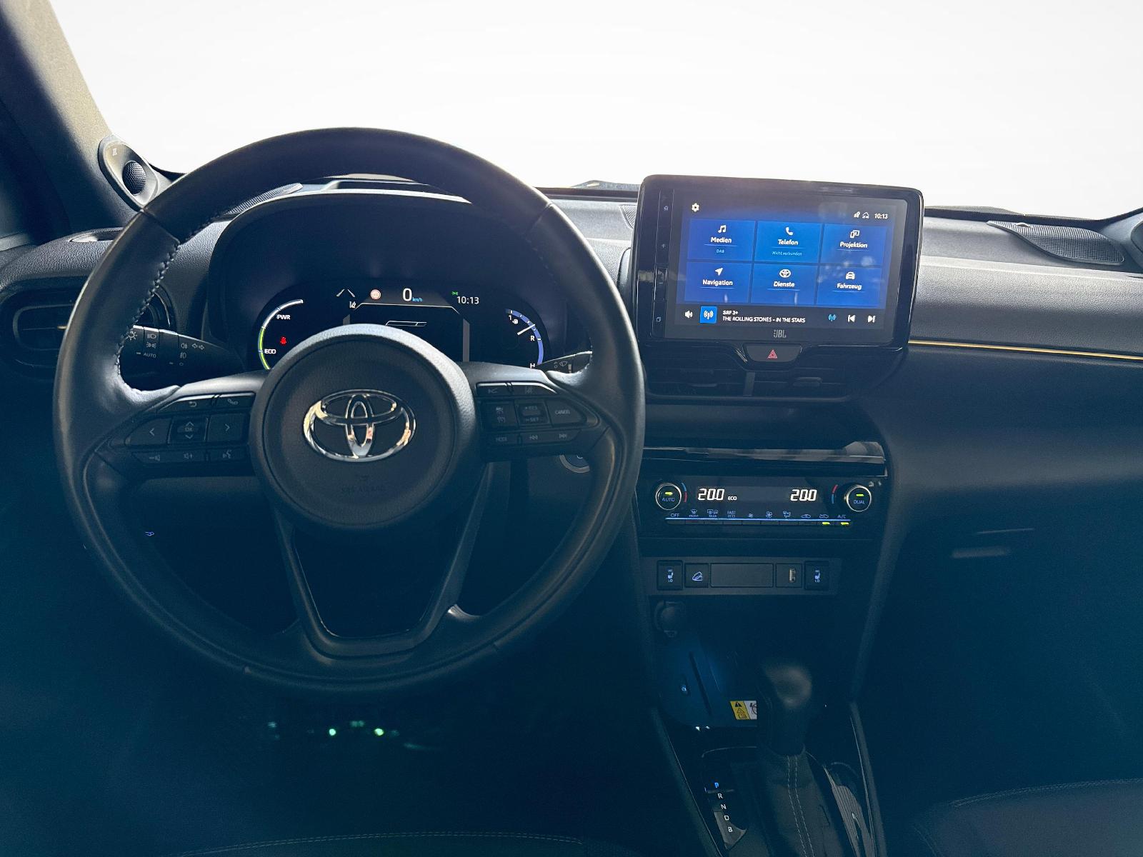 TOYOTA Yaris Cross 1.5 VVT-i HSD Premiere Edition AWD-i-image-8