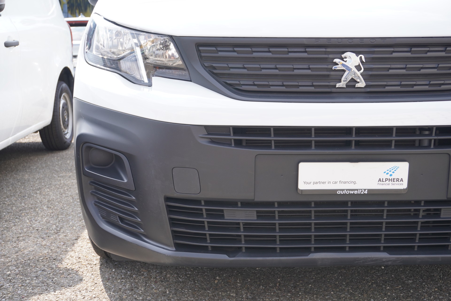 PEUGEOT Partner 1.2 Pure Tech s/s Premium 650kg 3-PLÄTZER!!!-image-24