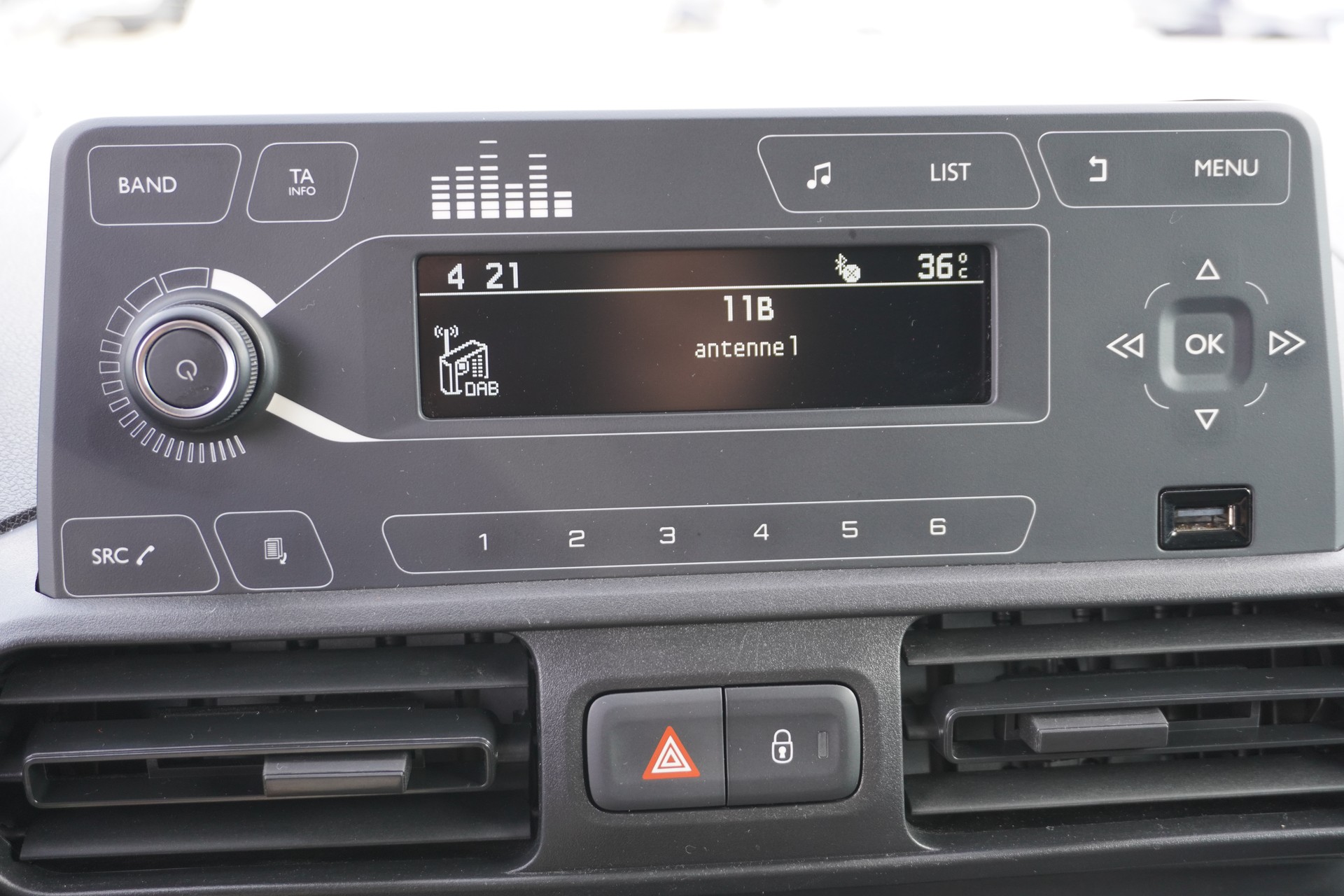 PEUGEOT Partner 1.2 Pure Tech s/s Premium 650kg 3-PLÄTZER!!!-image-17