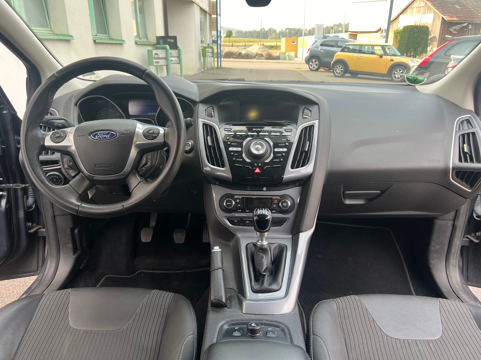 FORD Focus 2.0 TDCi Titanium-image-6