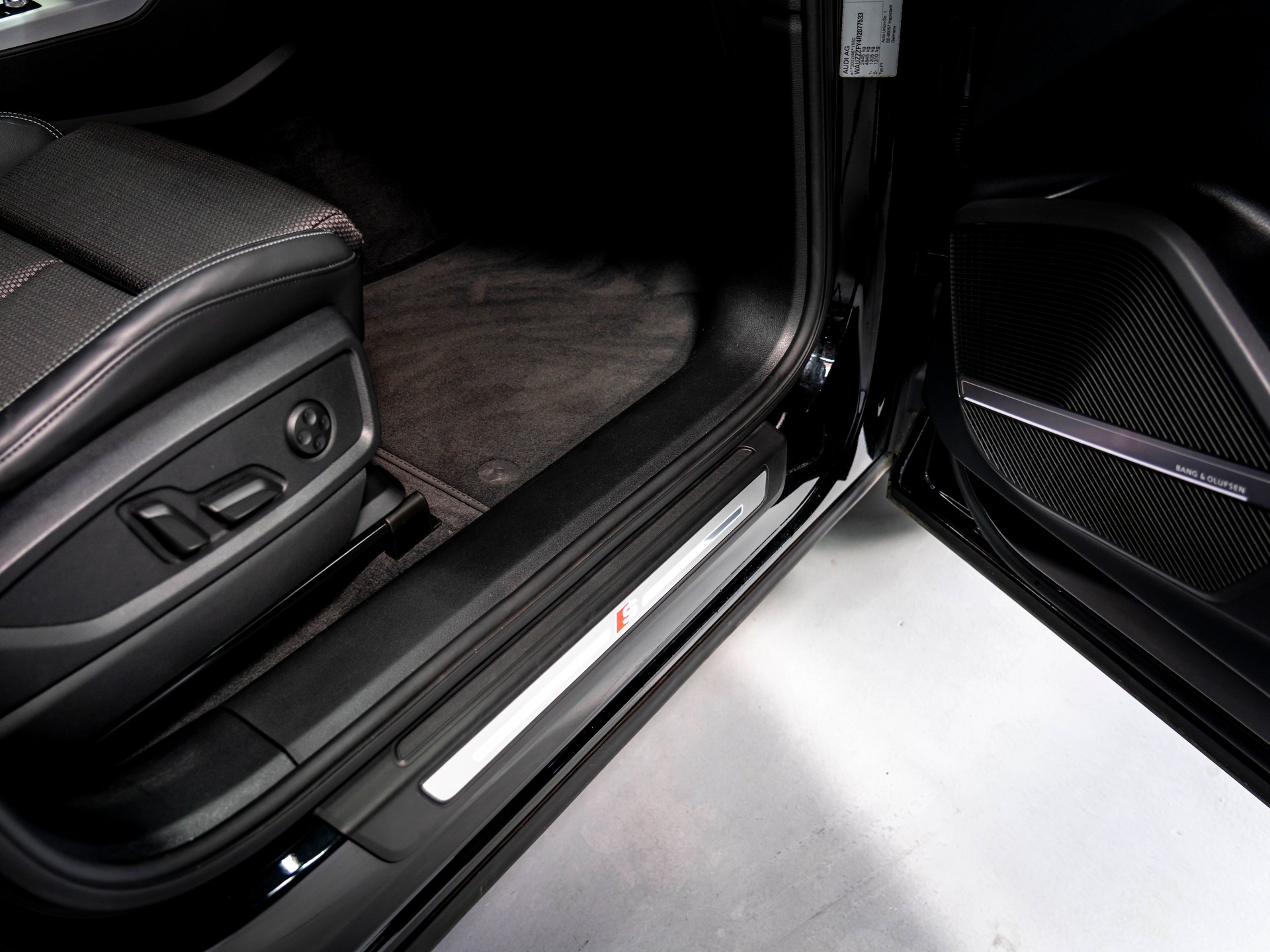 AUDI Q5 45 TFSI S-line quattro S-tronic-image-27