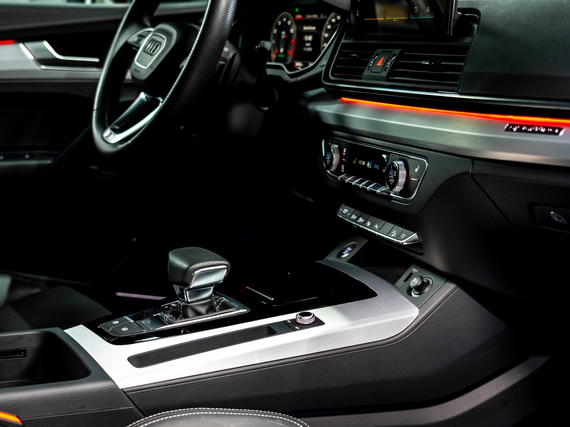 AUDI Q5 45 TFSI S-line quattro S-tronic-image-26