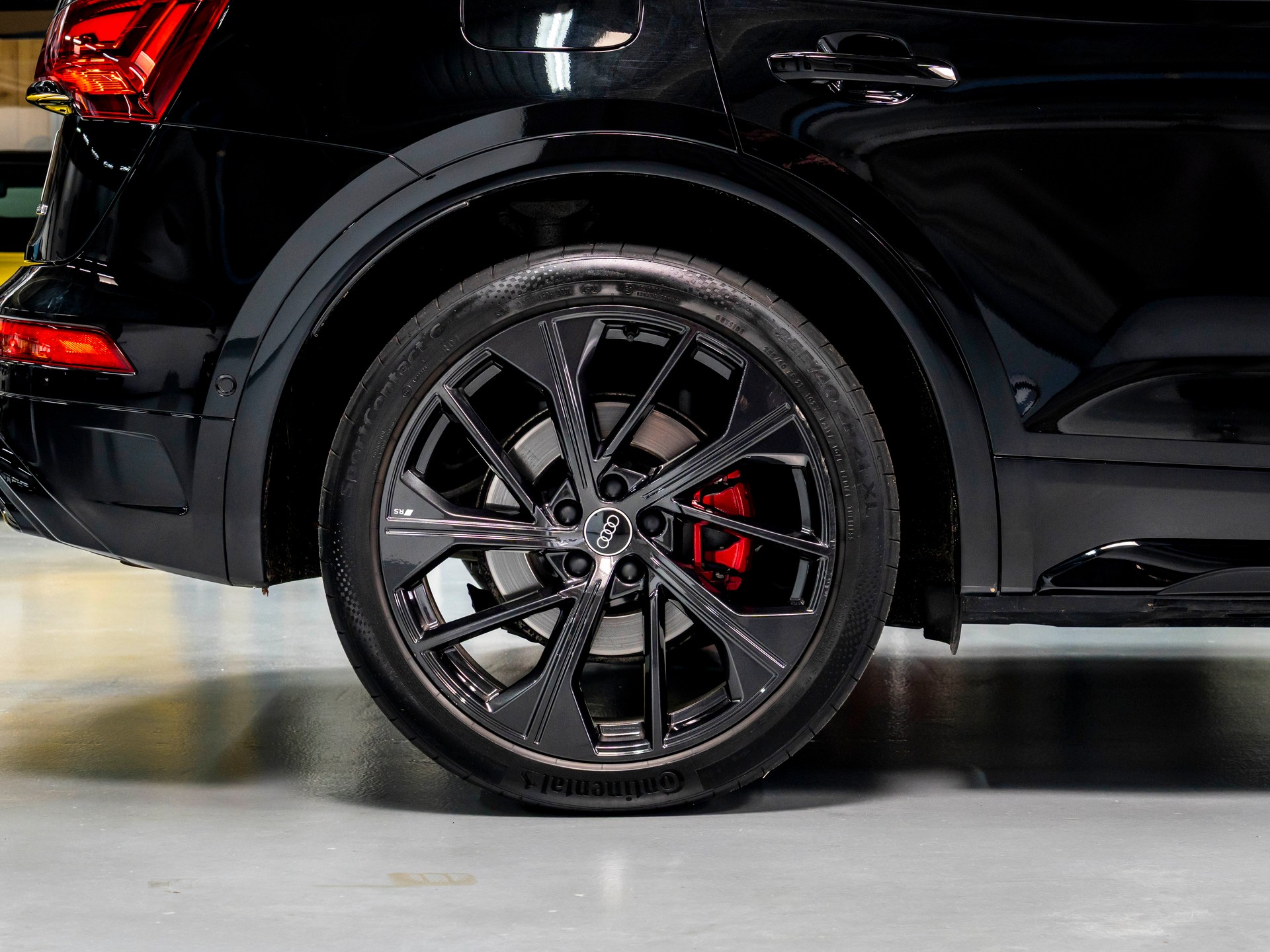 AUDI Q5 45 TFSI S-line quattro S-tronic-image-11