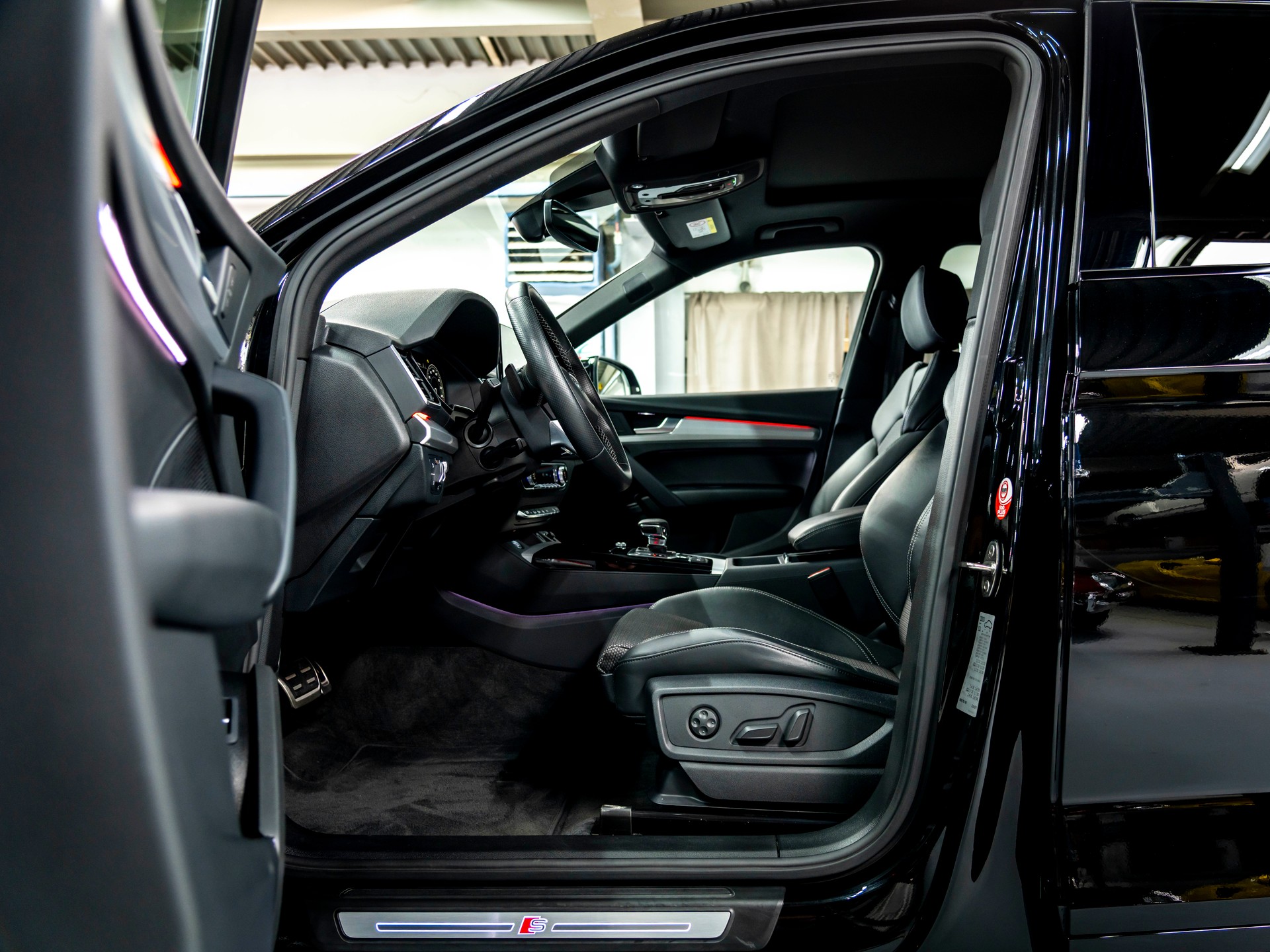 AUDI Q5 45 TFSI S-line quattro S-tronic-image-17