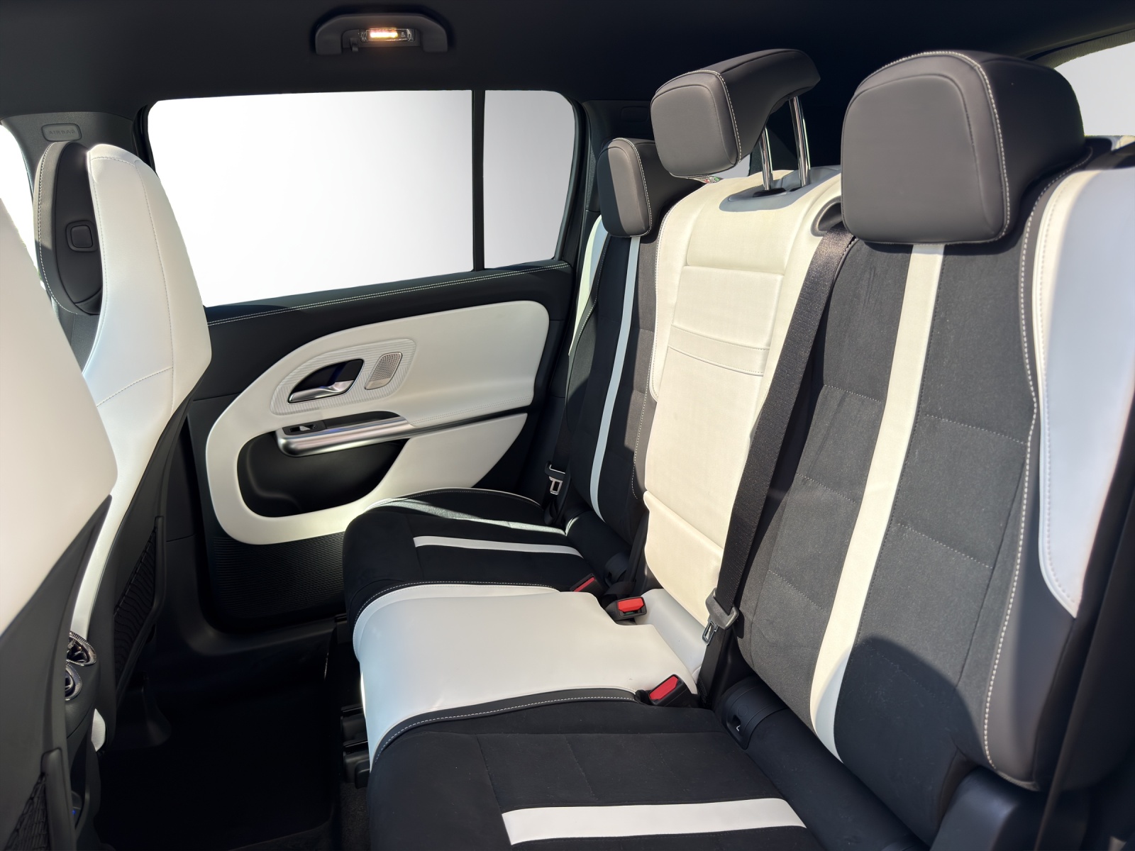 MERCEDES-BENZ GLB 220 4Matic 8G-Tronic-image-10