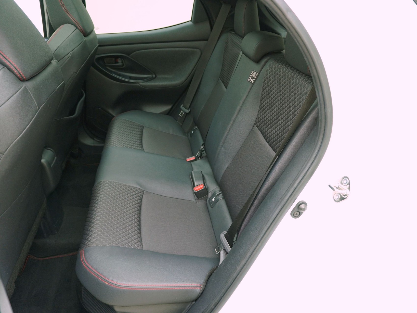 TOYOTA Yaris 1.5 VVT-i HSD Pop-image-10