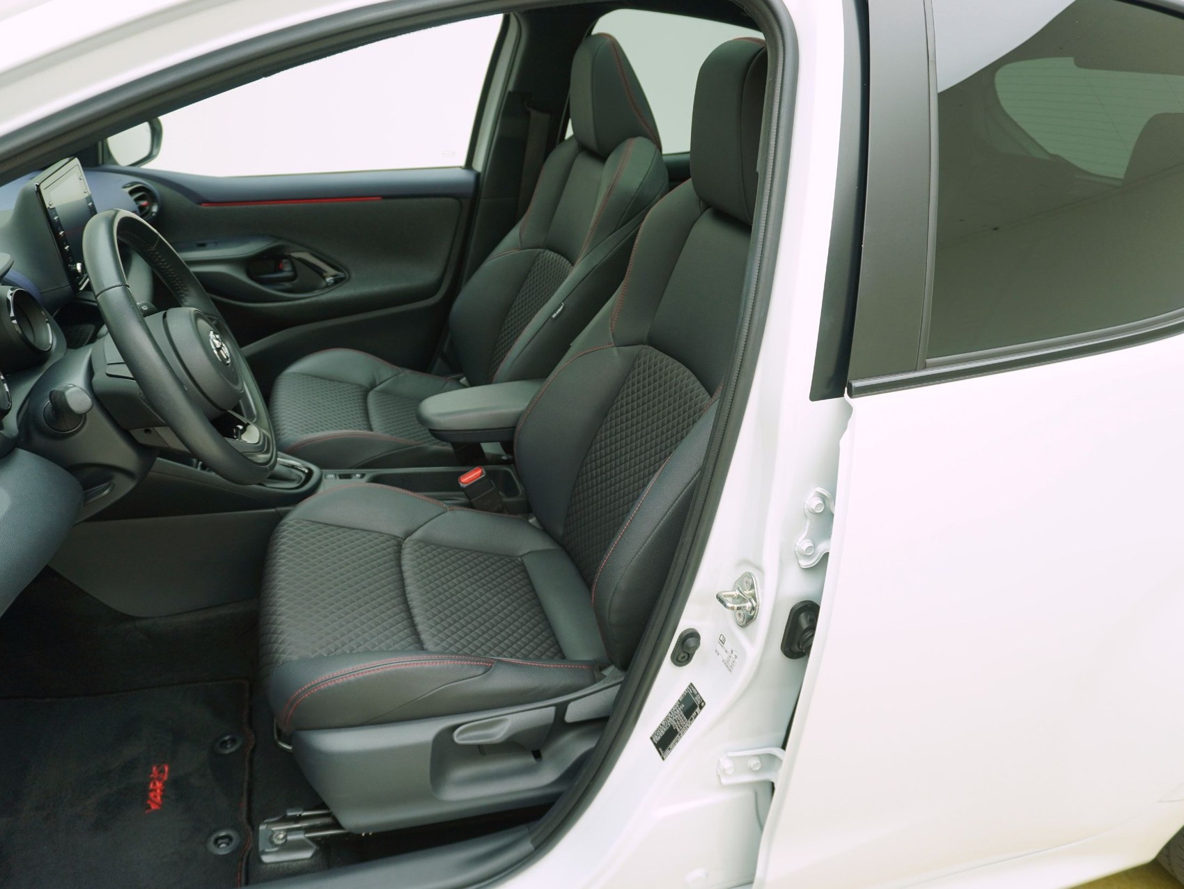 TOYOTA Yaris 1.5 VVT-i HSD Pop-image-8