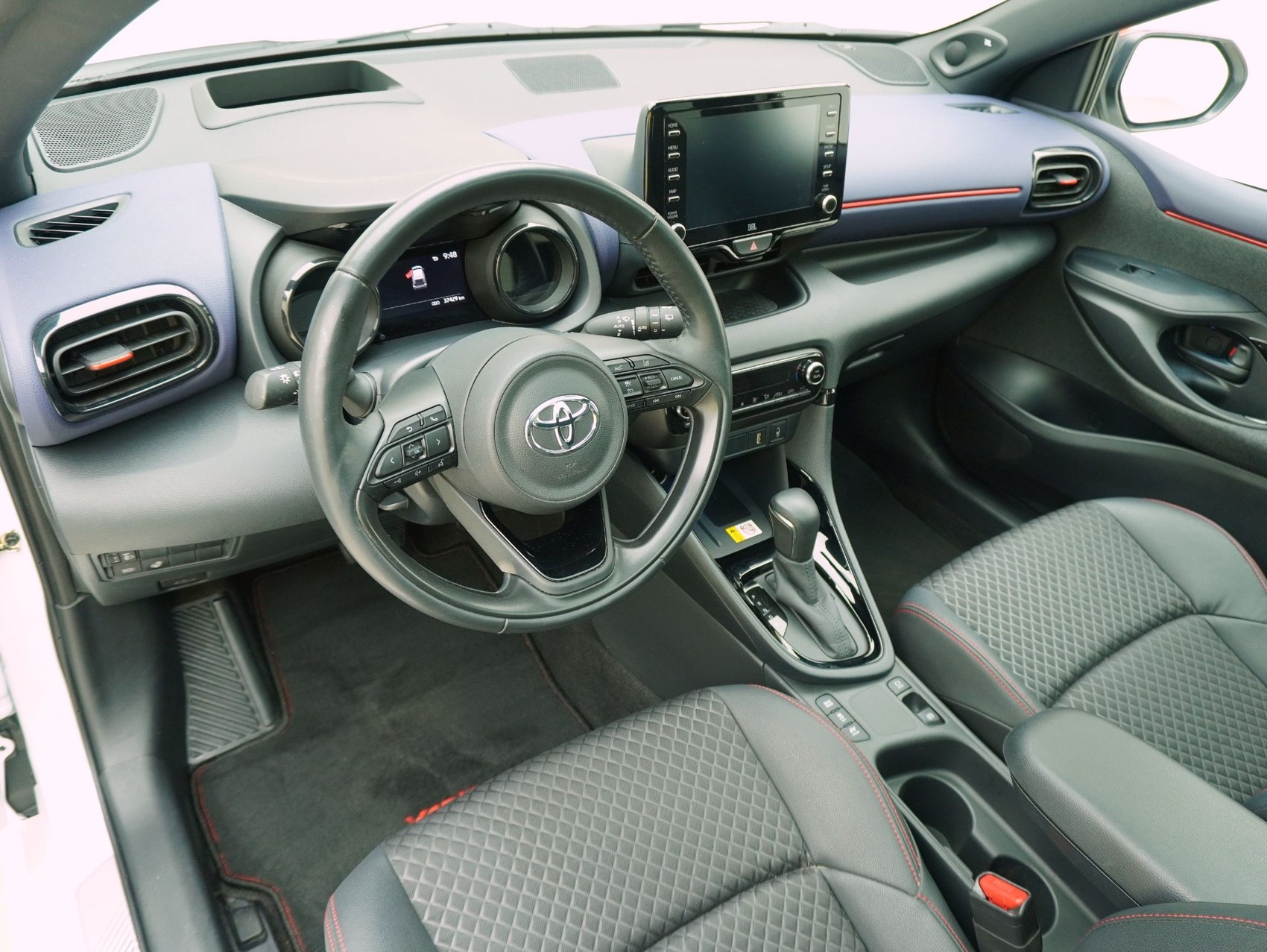TOYOTA Yaris 1.5 VVT-i HSD Pop-image-9