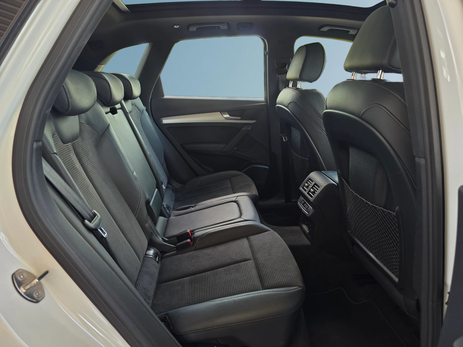 AUDI Q5 55 TFSI e Sport Quattro S-Line * CH-Fahrzeug * Frisch ab MFK * Anhängerkupplung * Panorama * Frisch ab MFK *-image-25