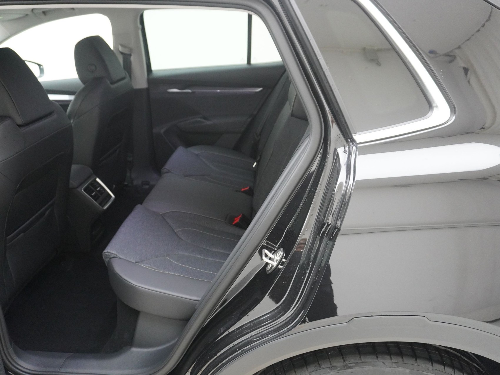 SKODA Elroq 85 Loft Plus-image-13