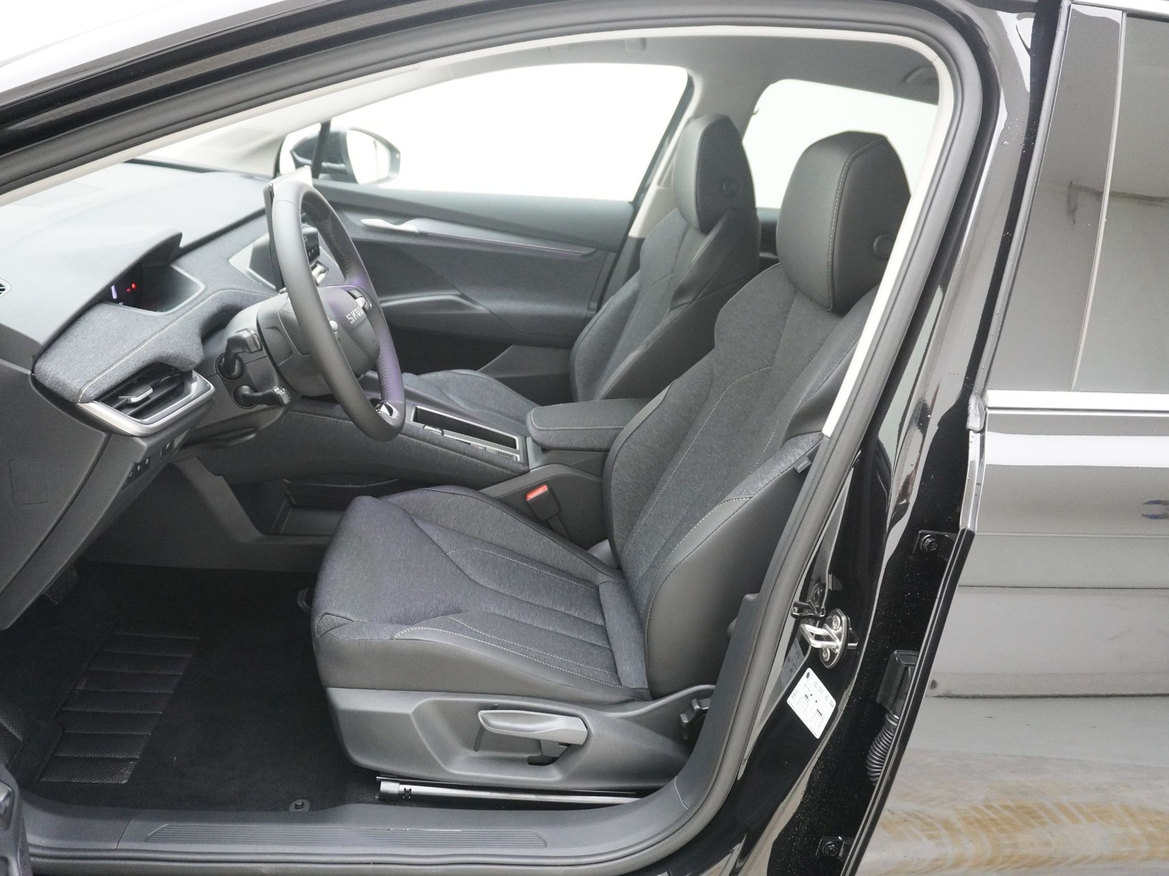 SKODA Elroq 85 Loft Plus-image-12