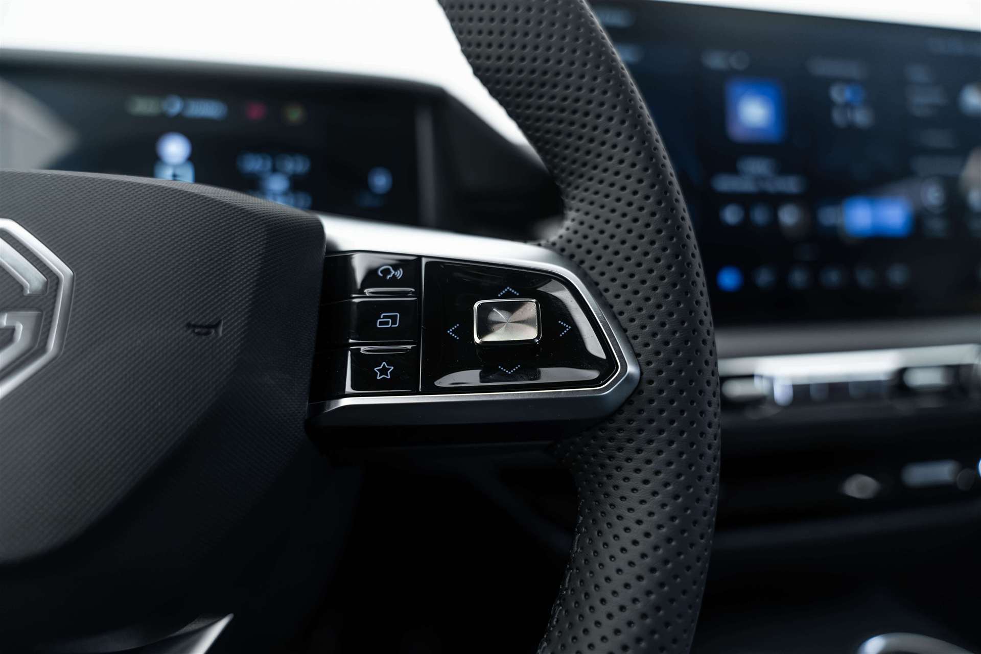 MG MG 4 EV 64kWh Premium Facelift Automat-image-15