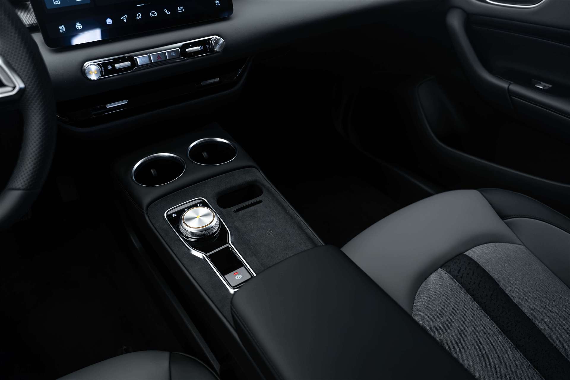 MG MG 4 EV 64kWh Premium Facelift Automat-image-32