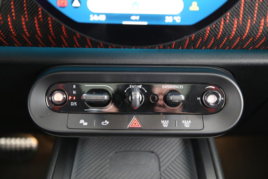 MINI Countryman F60 2.0i John Cooper Works ALL4-image-7