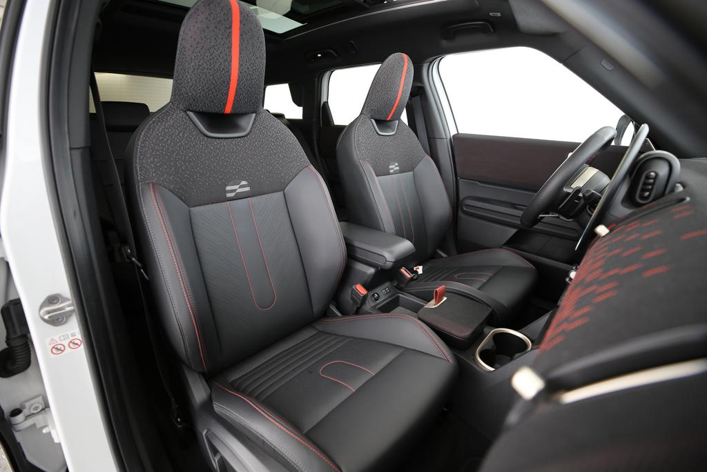MINI Countryman F60 2.0i John Cooper Works ALL4-image-11