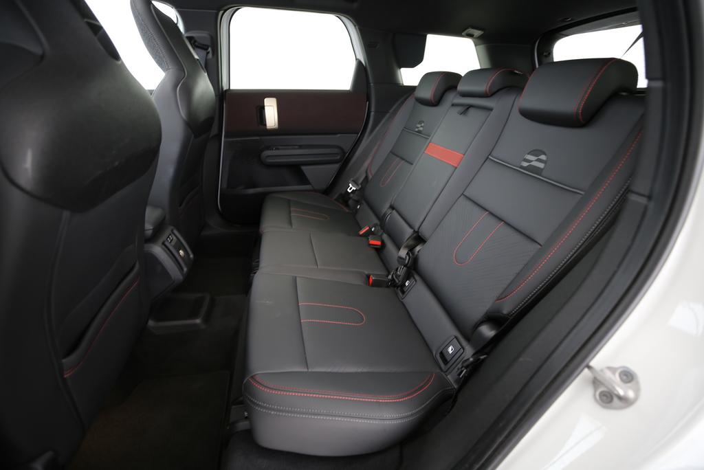MINI Countryman F60 2.0i John Cooper Works ALL4-image-9