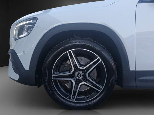 MERCEDES-BENZ GLB 220 AMG Line 4 MAT.-image-5