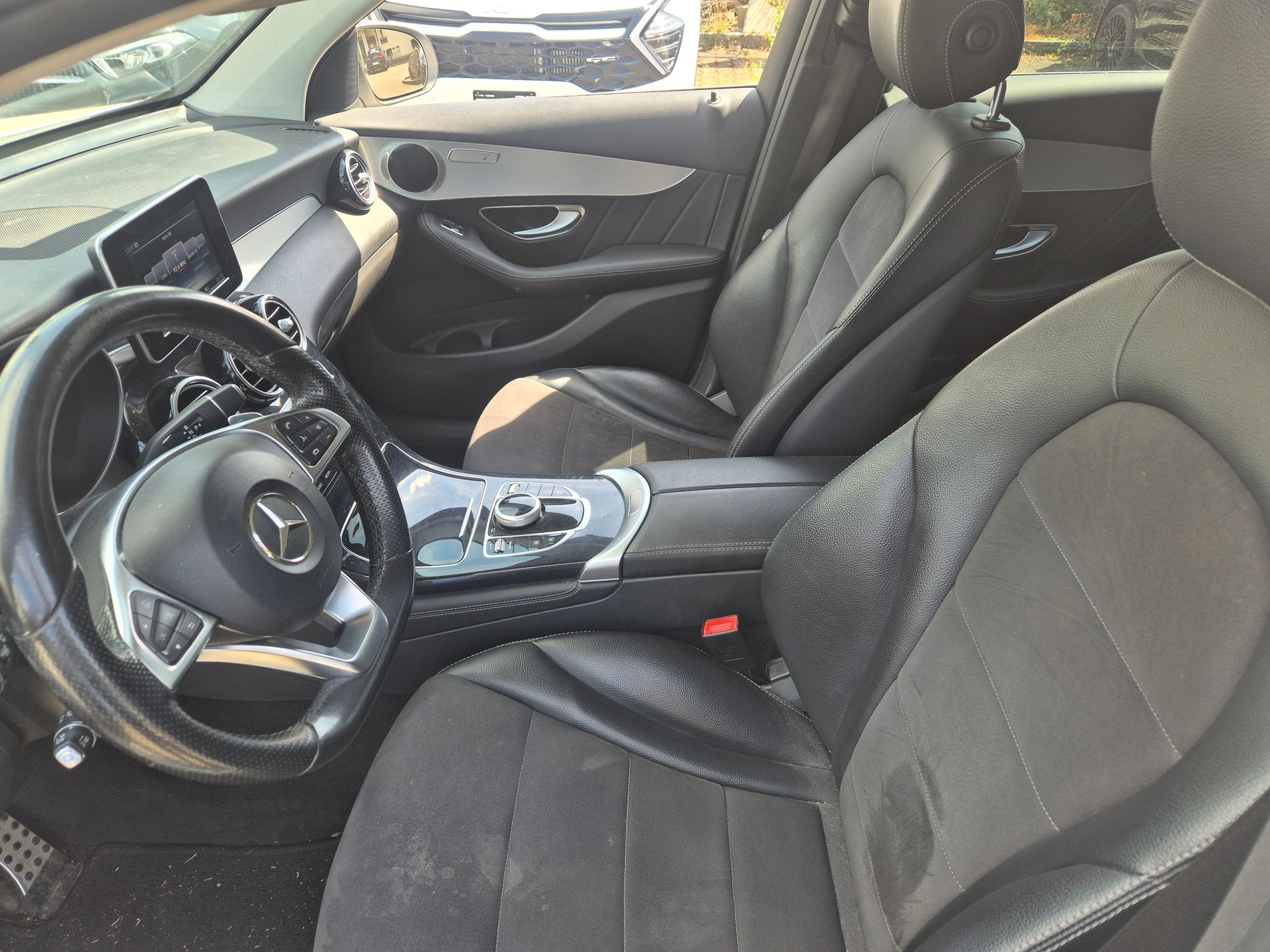 MERCEDES-BENZ GLC 250 d 4Matic 9G-Tronic-image-8