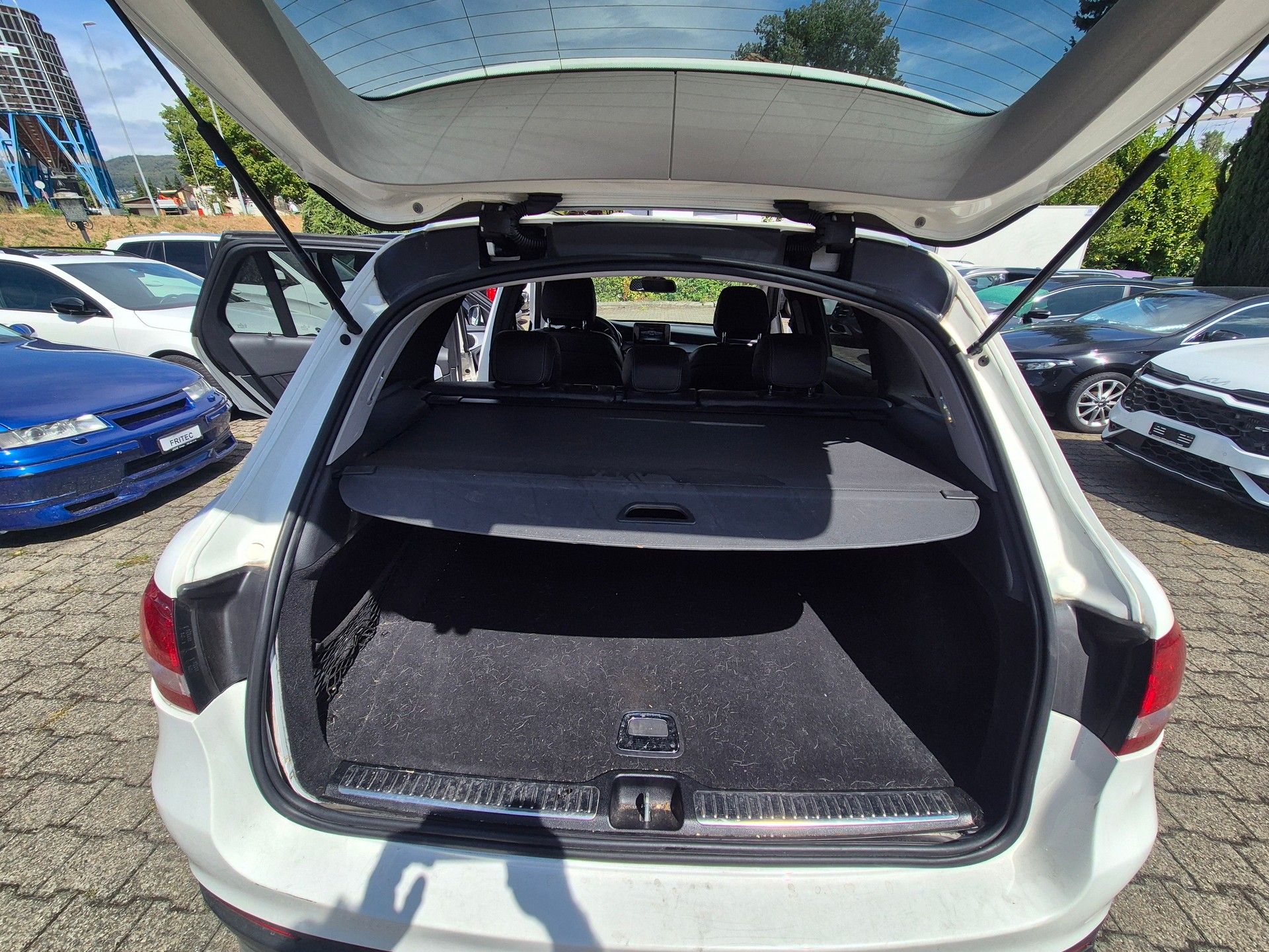 MERCEDES-BENZ GLC 250 d 4Matic 9G-Tronic-image-9