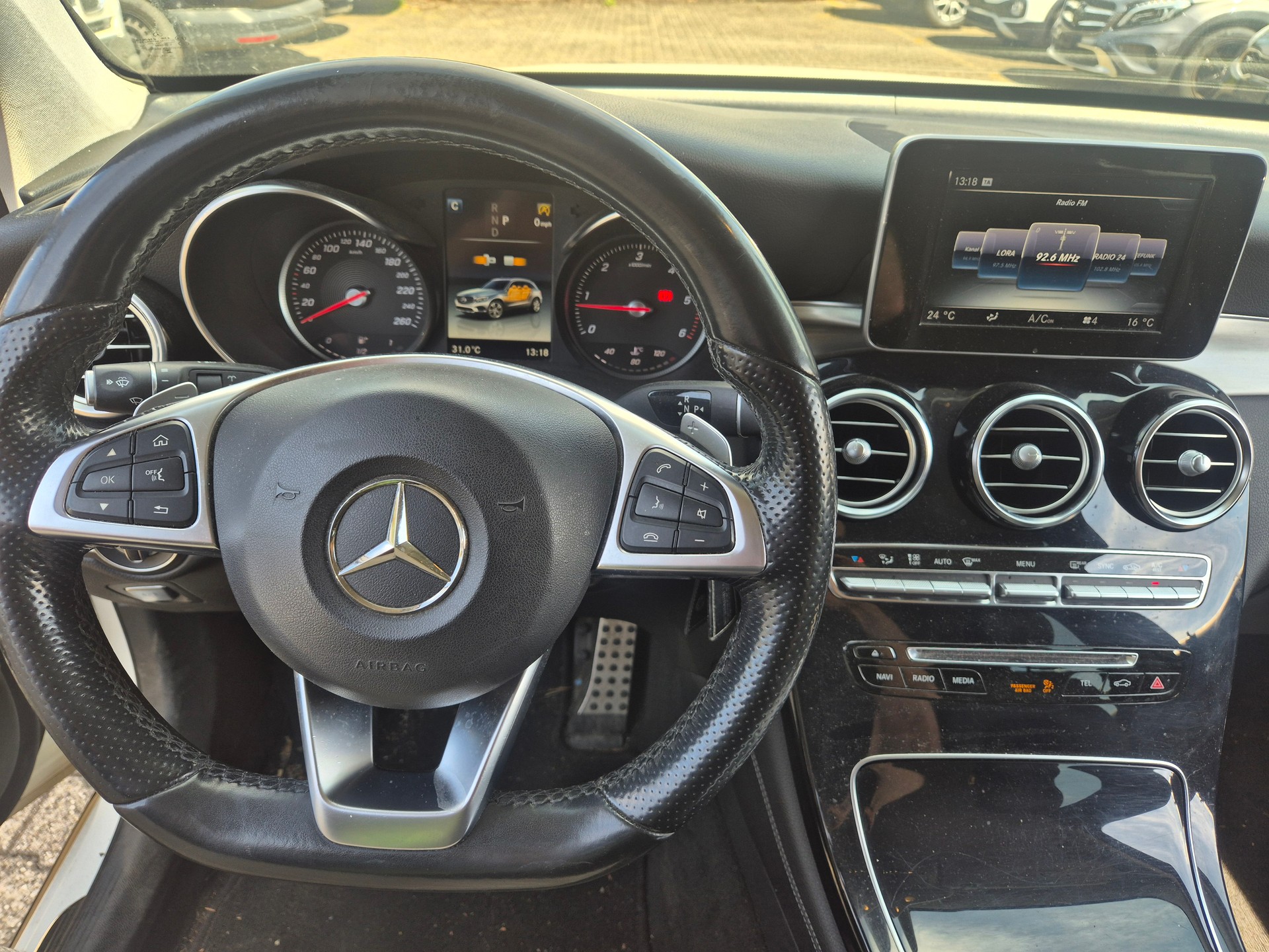 MERCEDES-BENZ GLC 250 d 4Matic 9G-Tronic-image-11