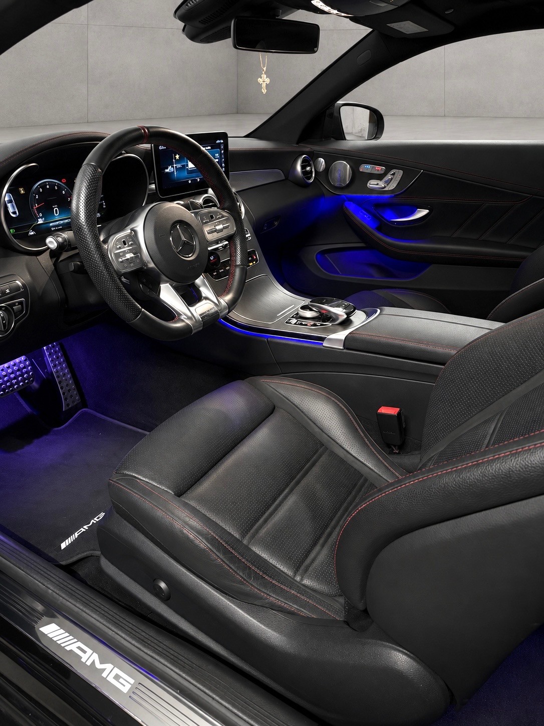 MERCEDES-BENZ C 43 AMG 4matic-image-4