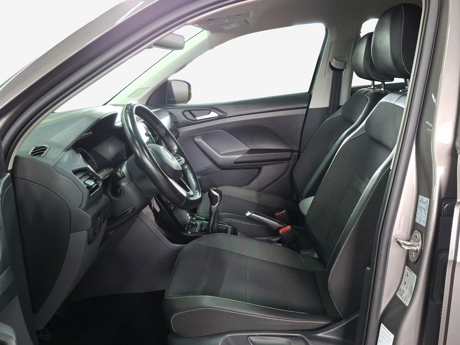 VW T-Cross 1.0 TSI Life-image-7